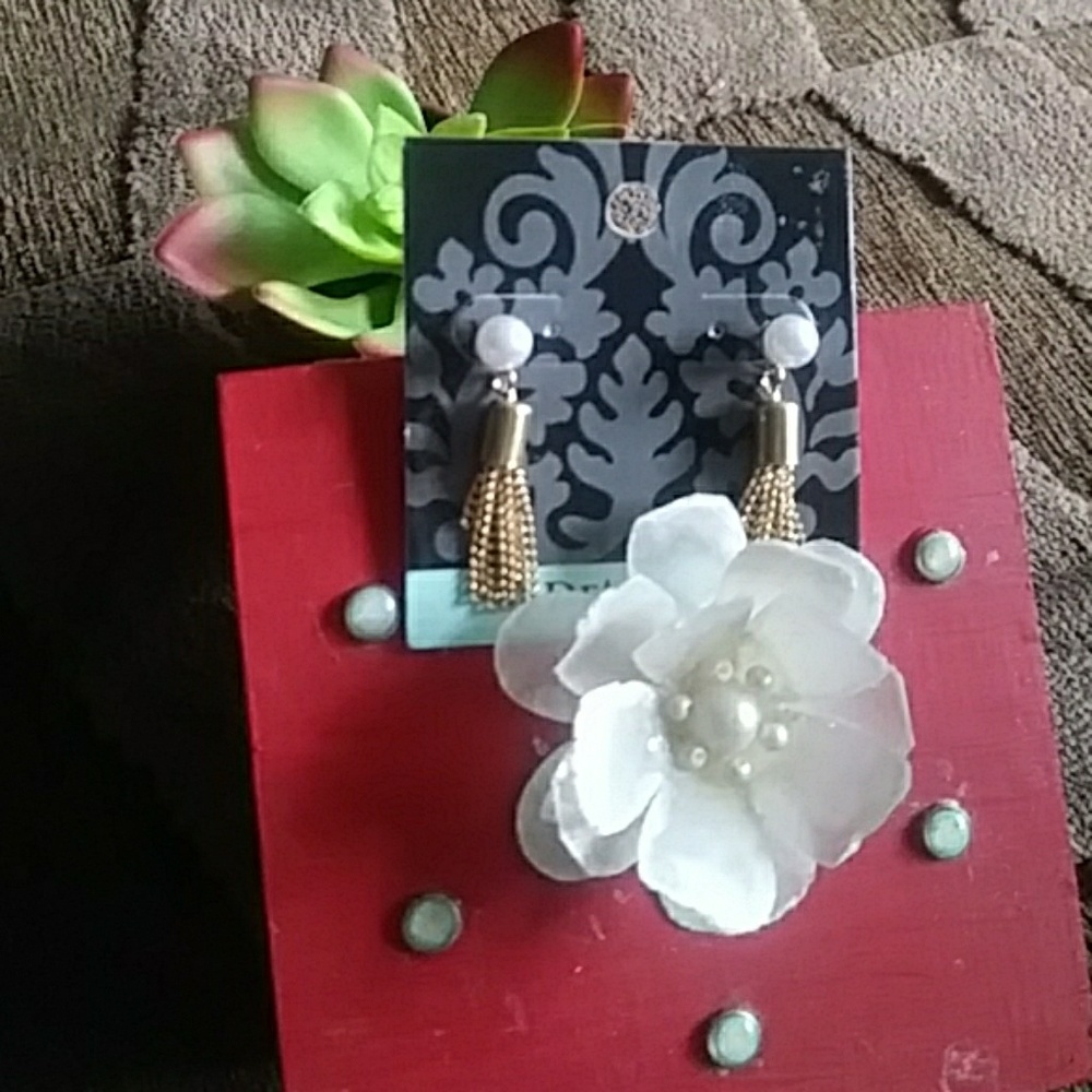 Short Tassel Pearl Earrings